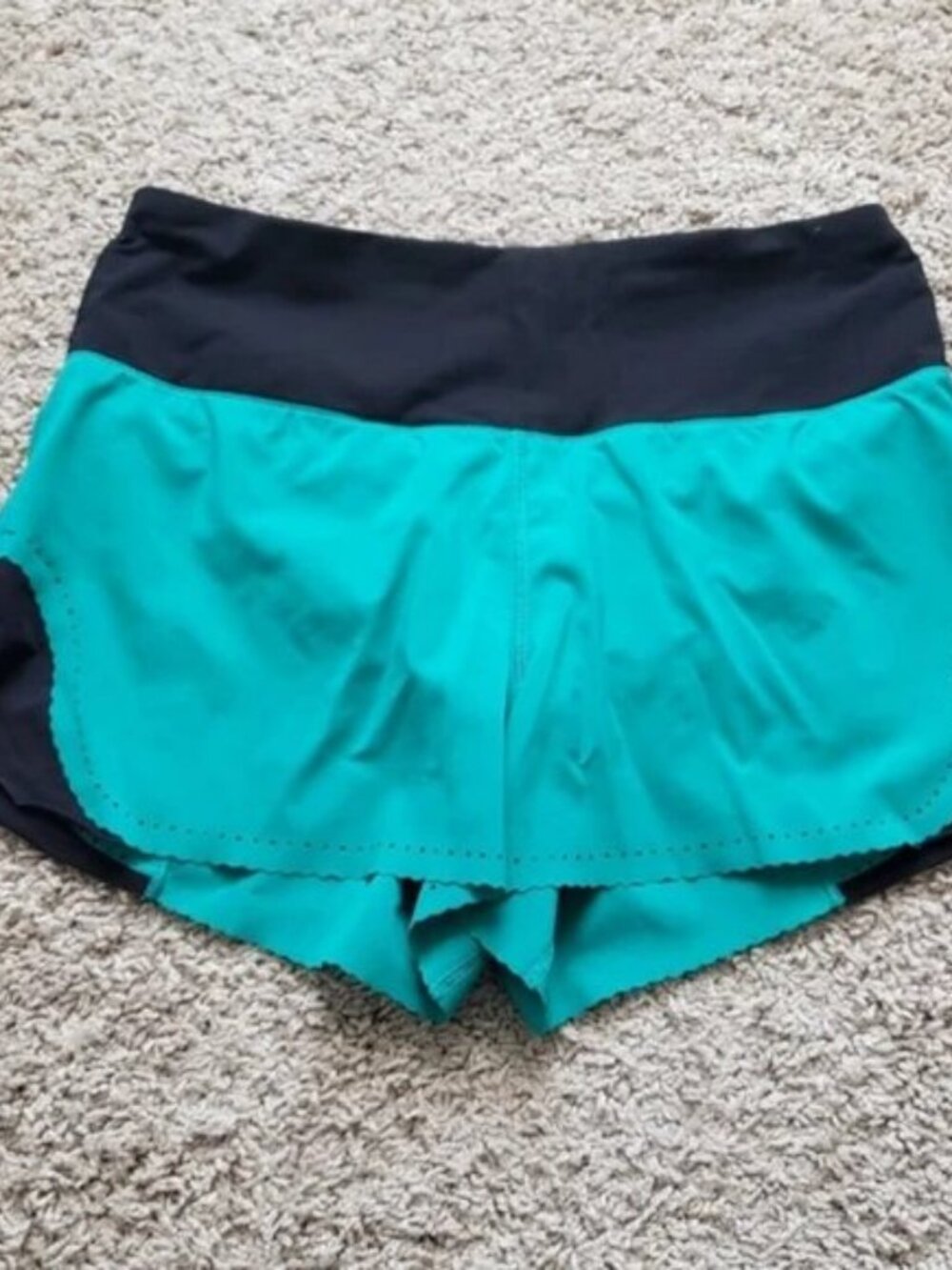 Lululemon athletica Smooth Stride Viridian Green & Black Shorts.